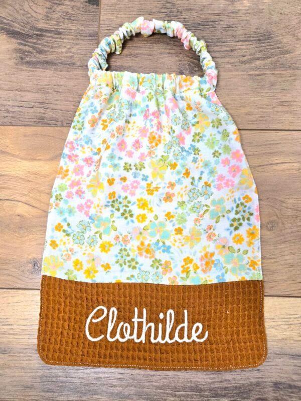 20250729_180034 Bavoir personnalisable