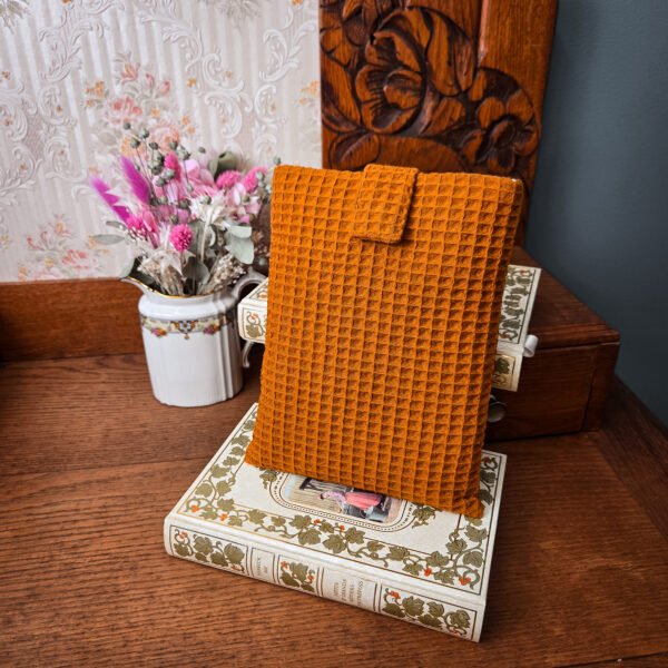 20250927_103516 Pochette à livre