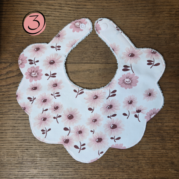 Lot de 2 bavoirs bébé 0-12 mois (motifs à choisir)
