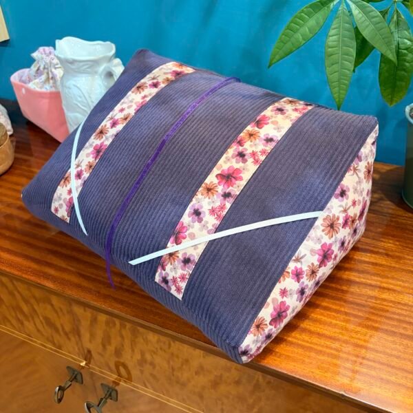 Coussin de lecture violet