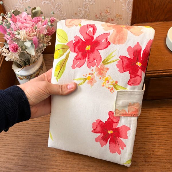 Grande pochette à livre fleurie