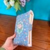Pochette à livre Bleue - Collection Médaillon